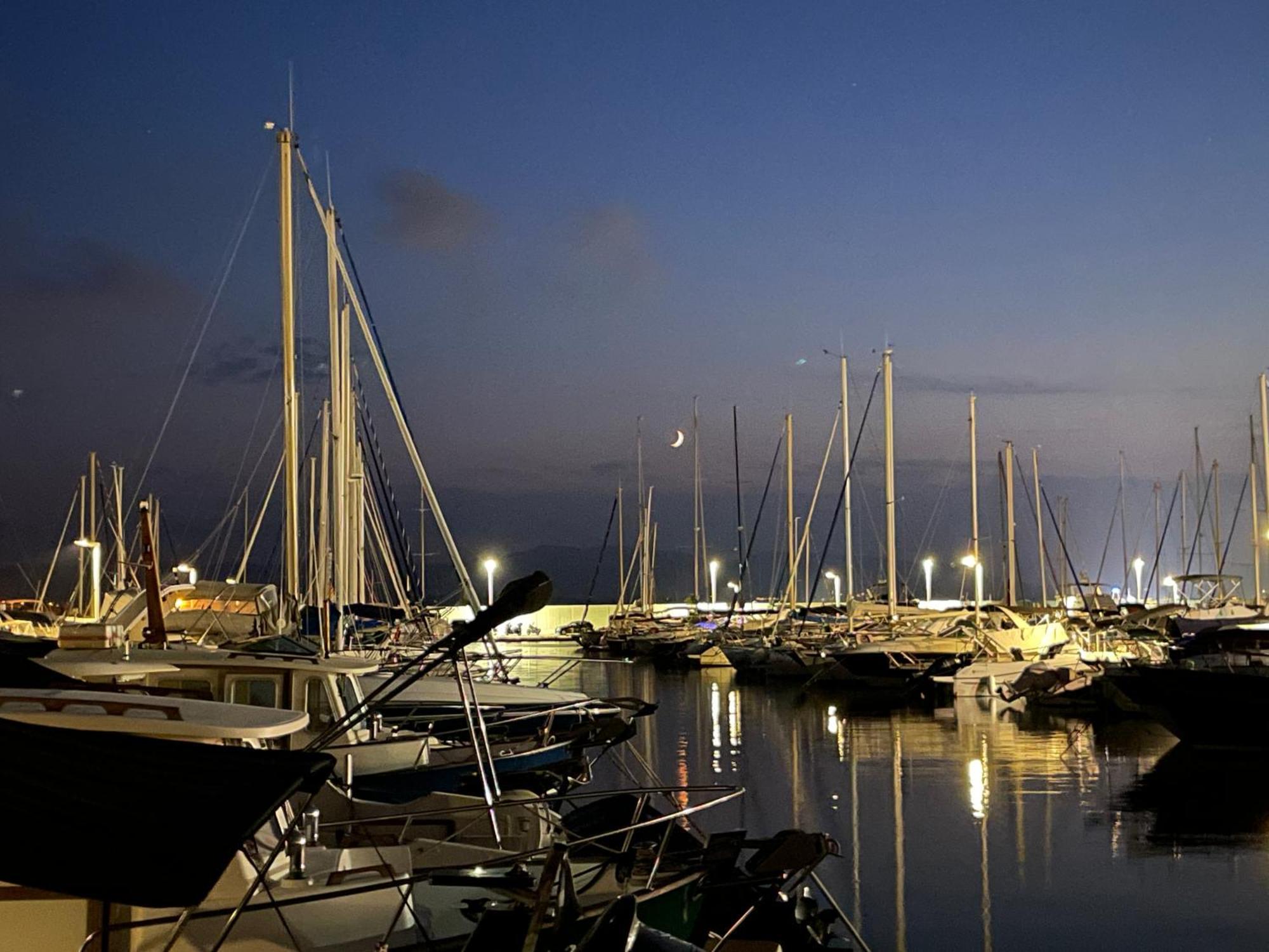 Yacht Studio Galarne Сен-Рафаэль Экстерьер фото